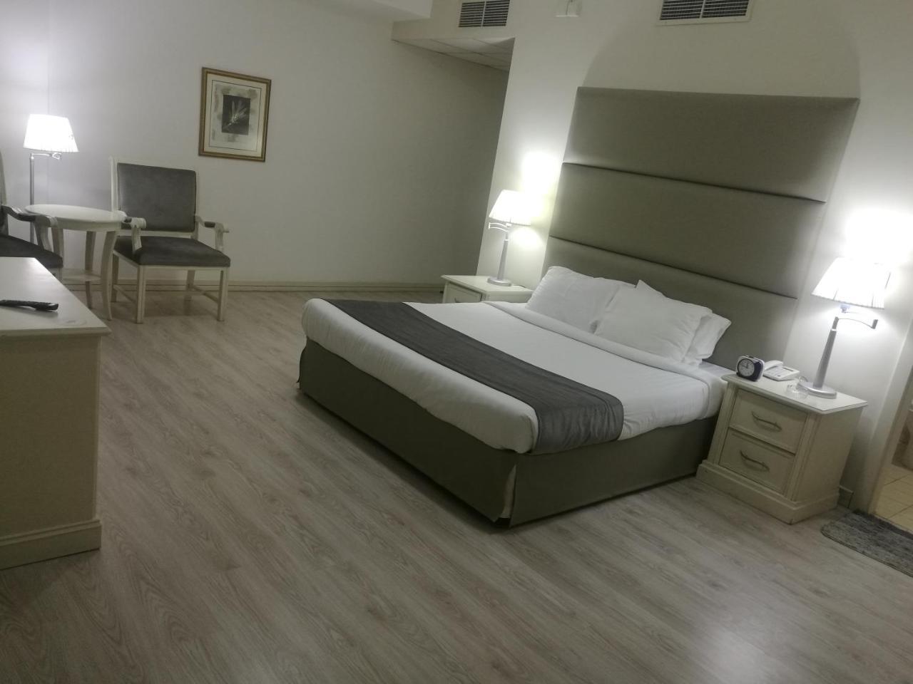 Mirador Hotel Manama Ngoại thất bức ảnh